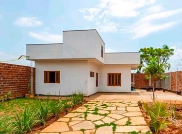 Casa a venda no Bairro Jardim Pireneus.