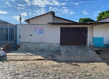 Casa a venda na Rua 7 de Setembro Bairro Alto do Bonfim.