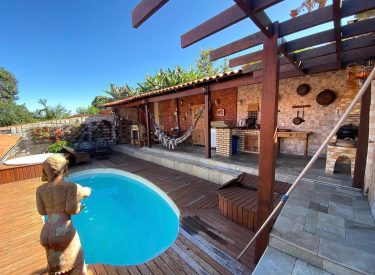 Casa Amarela Bairro Jardim Brasília.