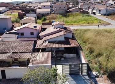 Sobrado Marrom a venda no Bairro Vila Marilia em Pirenópolis.